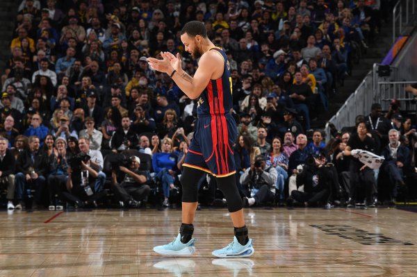 拿到17分2篮板1助攻1盖帽的数据体育集锦